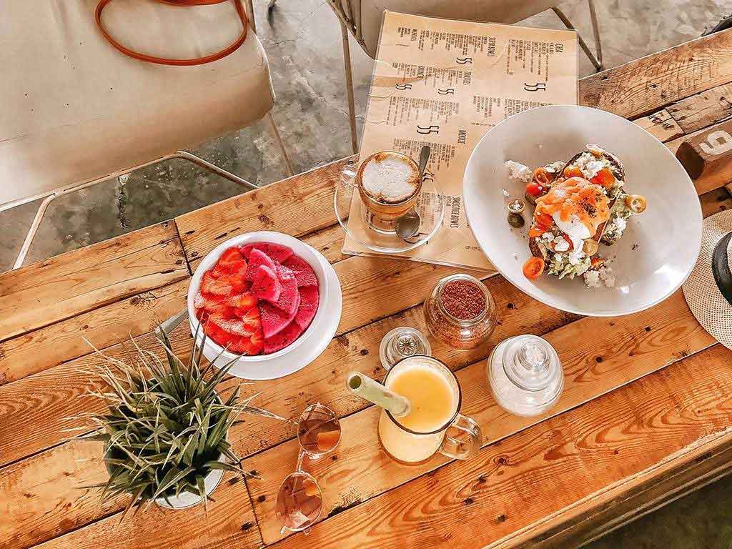 nganh-hospitality-la-gi-và-vai-tro-fb-do-an
