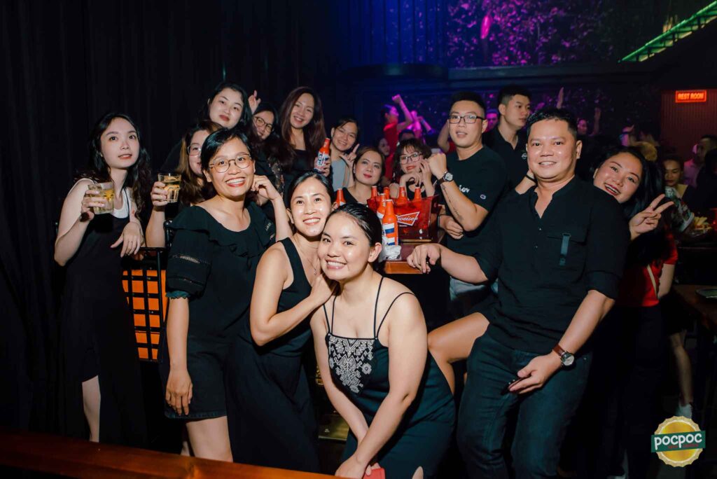 poc-poc-beer-garden-quan-bar-noi-tieng-o-ho-chi-minh