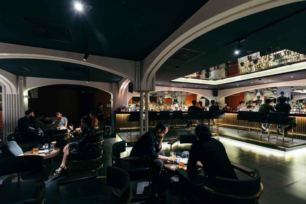 rabbit-hole-quan-bar-noi-tieng-o-ho-chi-minh