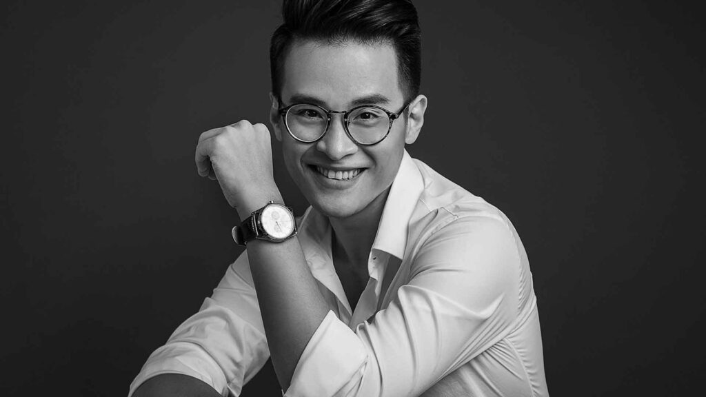 ca-si-ha-anh-tuan-4-thang-may-em-nho-anh