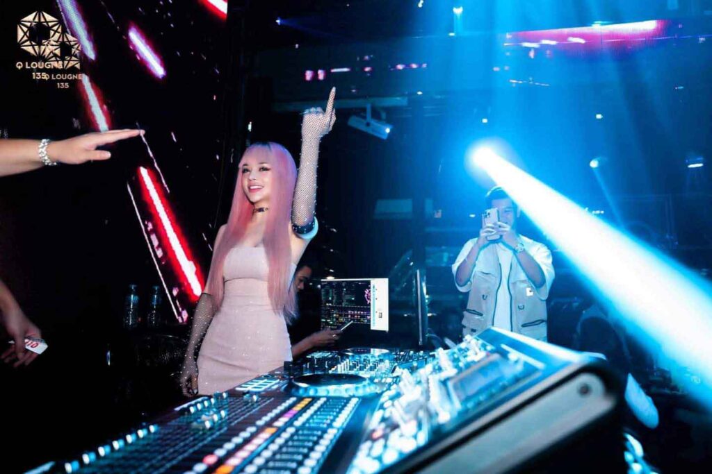 dj-quay-cuc-boc-q-lounge-135-1