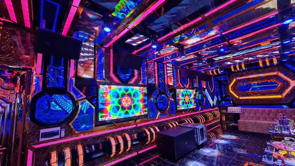 khai-truong-karaoke-abc-11