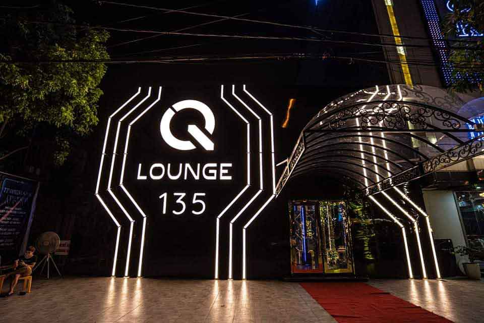 mat-tien-q-lounge-135