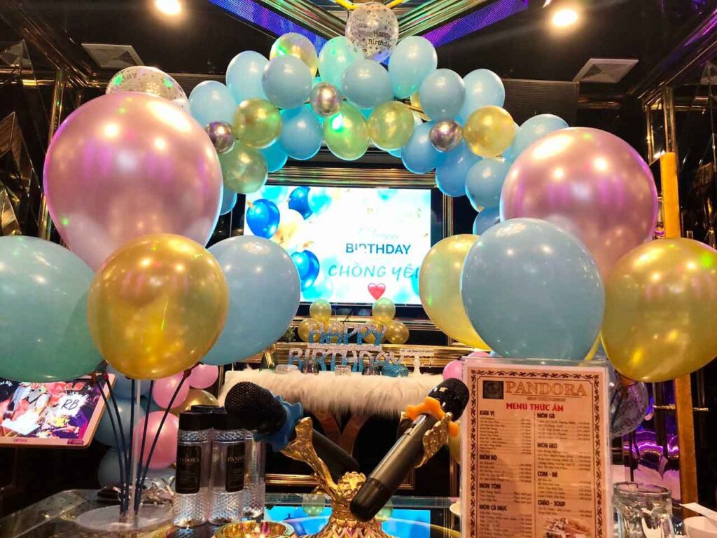 trang-tri-sinh-nhat-trong-karaoke-12