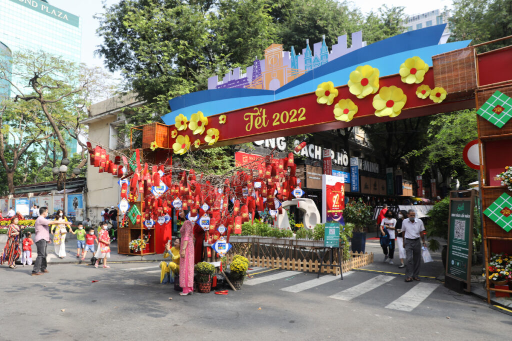 duong-sach-nguyen-van-binh-dia-diem-chup-hinh-anh-tet-1