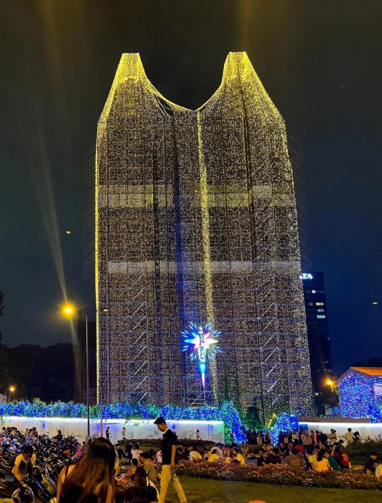 nha-tho-duc-ba-dia-diem-song-ao-noel