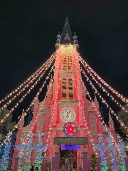 nha-tho-tan-dinh-dia-diem-song-ao-noel